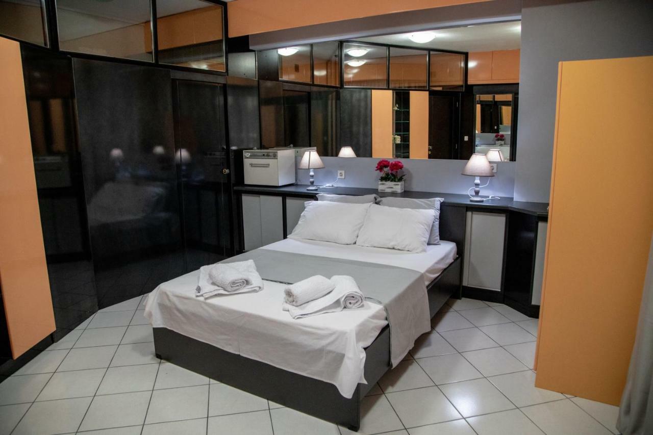 Christine'S Downtown Suites Kavala Exterior foto