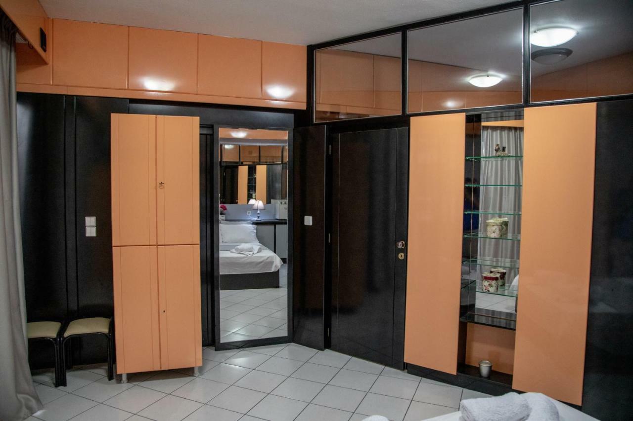 Christine'S Downtown Suites Kavala Exterior foto
